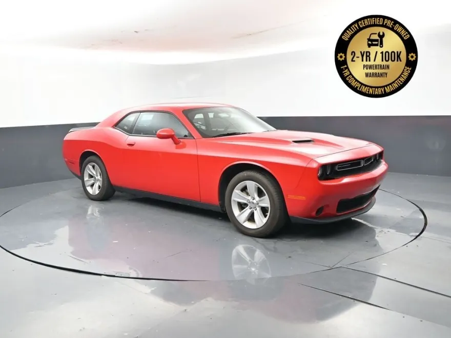 2023 Dodge Challenger SXT photo 1