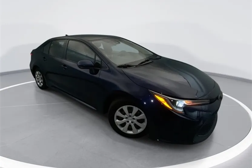 2020 Toyota Corolla LE photo 1