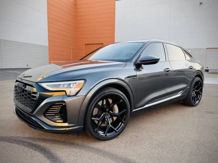 2024 Audi Q8 E-tron Premium line photo 1