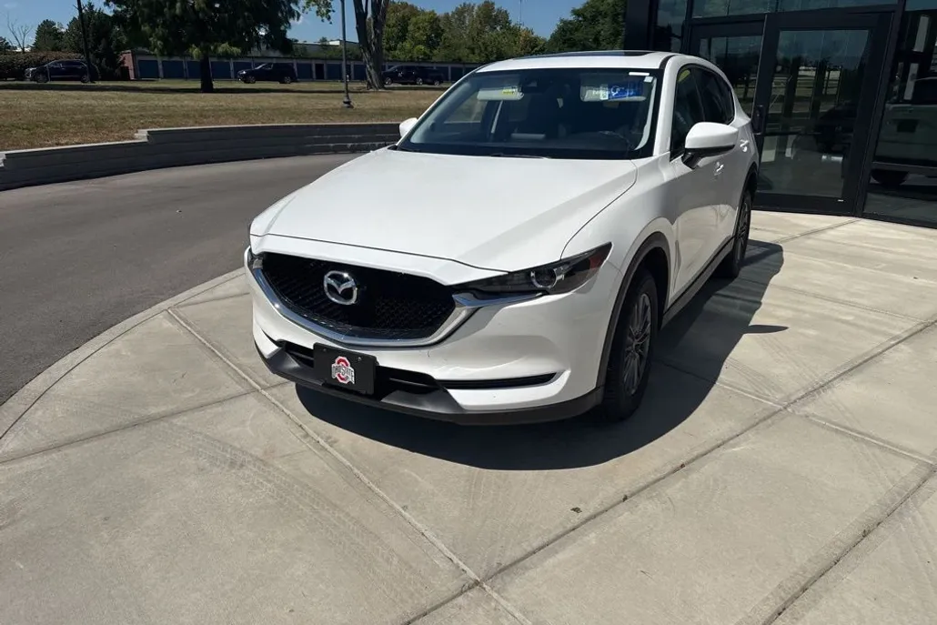 2017 Mazda CX-5 Touring photo 1