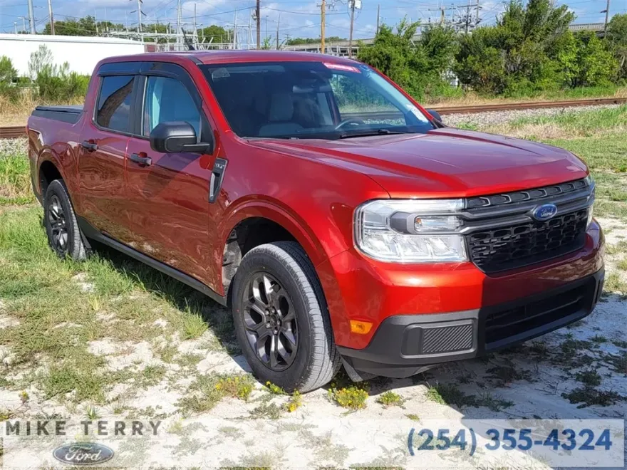 2022 Ford Maverick XLT photo 1