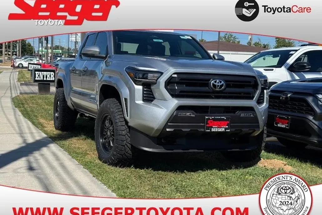 2025 Toyota Tacoma SR5 photo 1