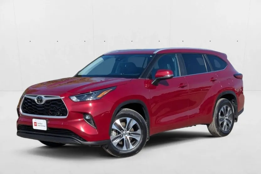 2023 Toyota Highlander XLE photo 1