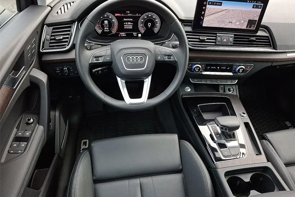 2025 Audi Q5 45 S line Premium Plus photo 1