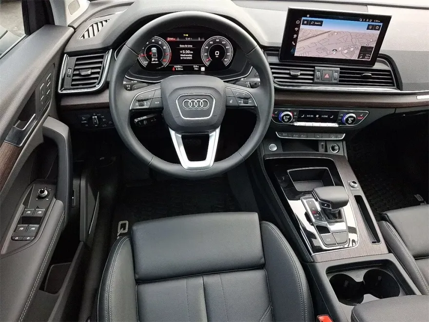 2025 Audi Q5 45 S line Premium Plus photo 1