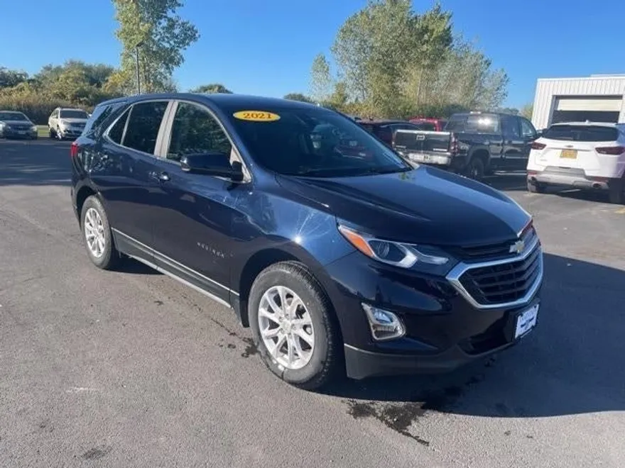 2021 Chevrolet Equinox LT photo 1