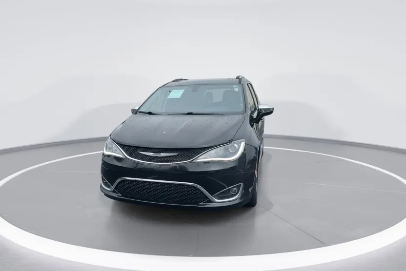 2020 Chrysler Pacifica Limited photo 1