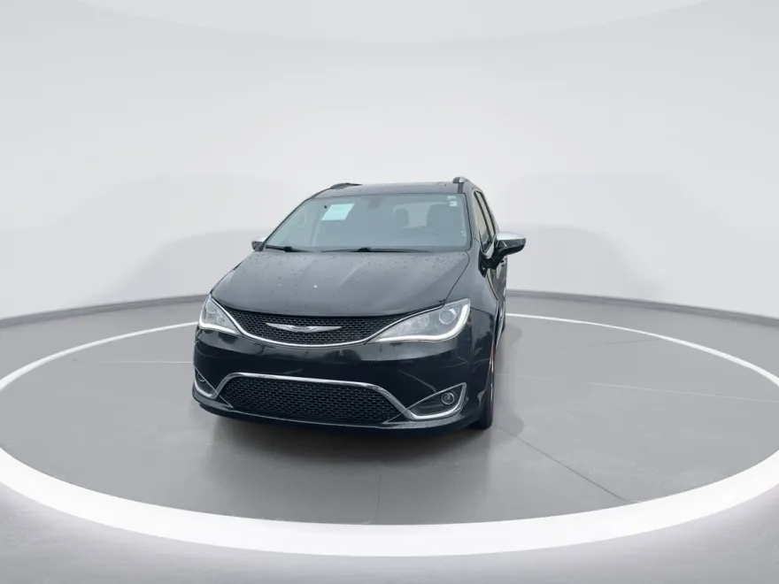 2020 Chrysler Pacifica Limited photo 1