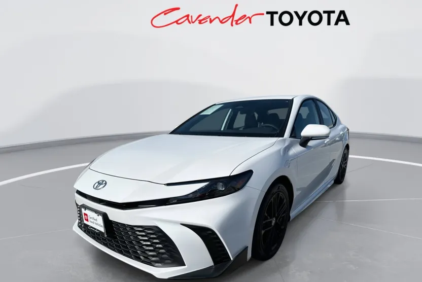 2025 Toyota Camry SE photo 1