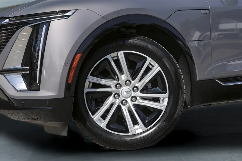 2024 Cadillac Lyriq Tech photo 1