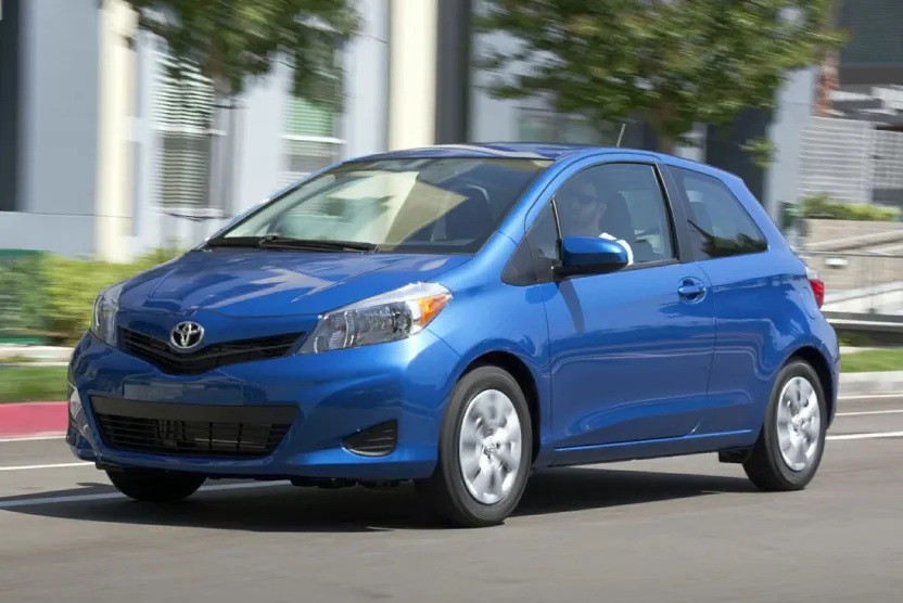 2012 Toyota Yaris LE photo 1
