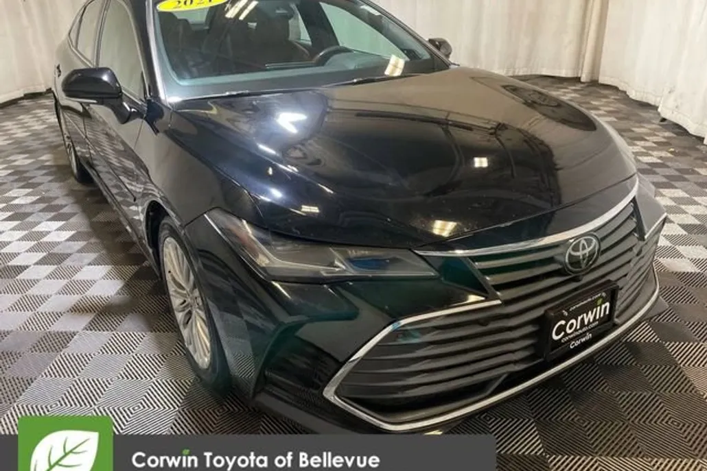 2021 Toyota Avalon Limited photo 1