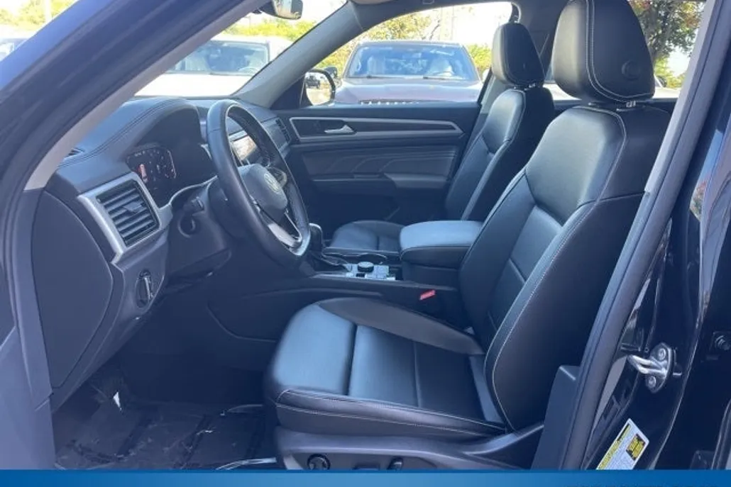 2023 Volkswagen Atlas V6 SE Technology photo 1
