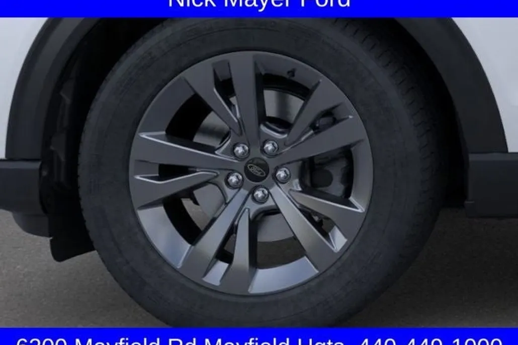 2025 Ford Explorer photo 1