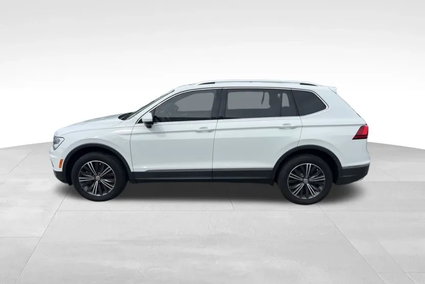 2019 Volkswagen Tiguan SEL photo 1