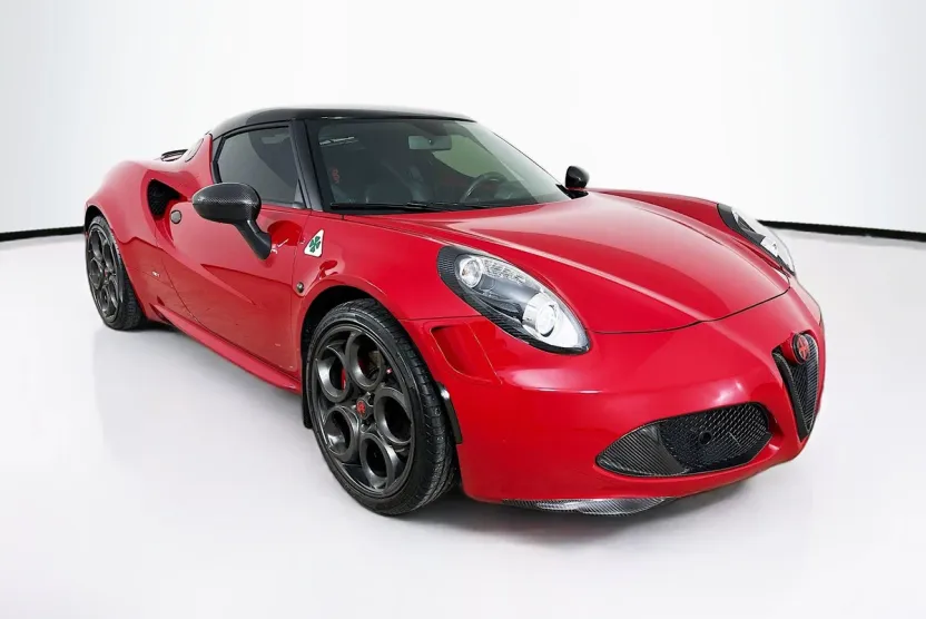 2015 Alfa Romeo 4C Coupe photo 1