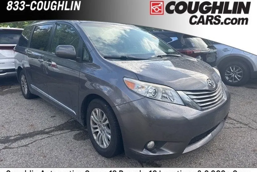 2015 Toyota Sienna L photo 1