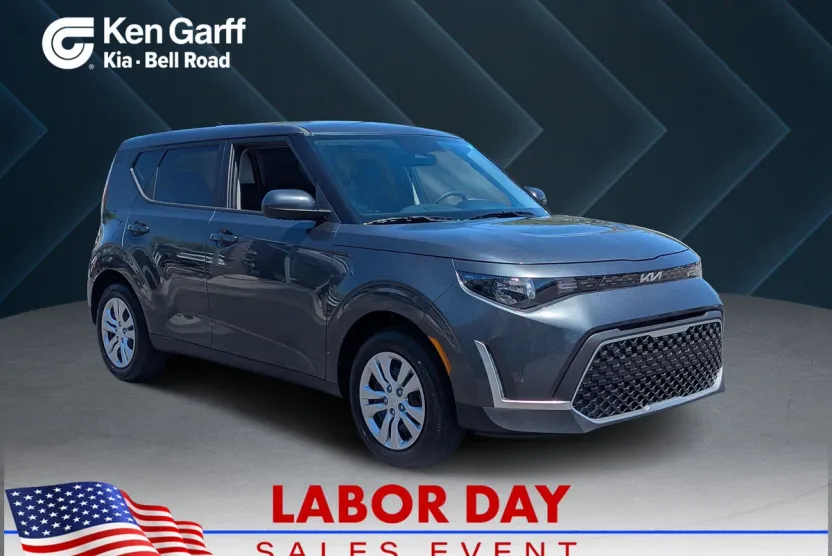 2025 Kia Soul LX photo 1