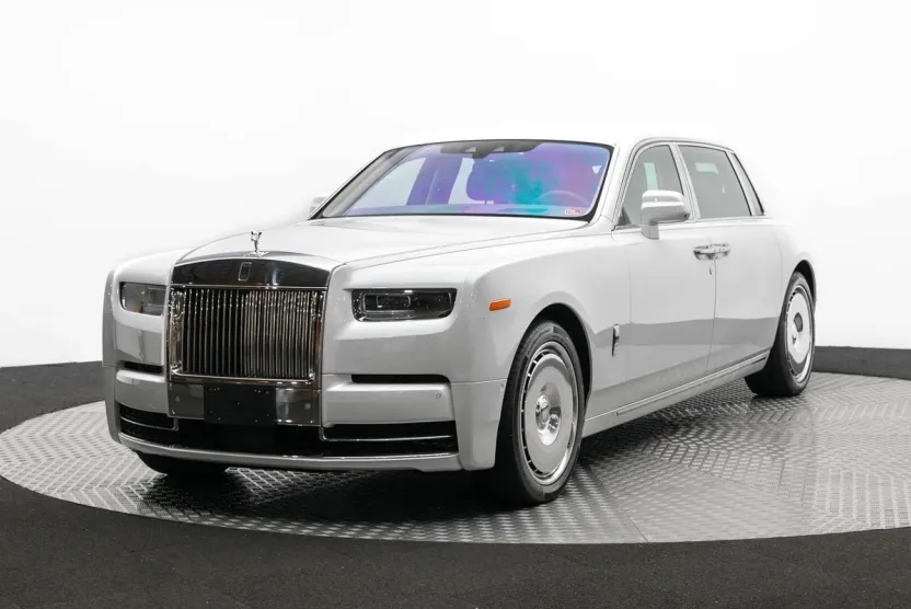 2024 Rolls Royce Phantom photo 1
