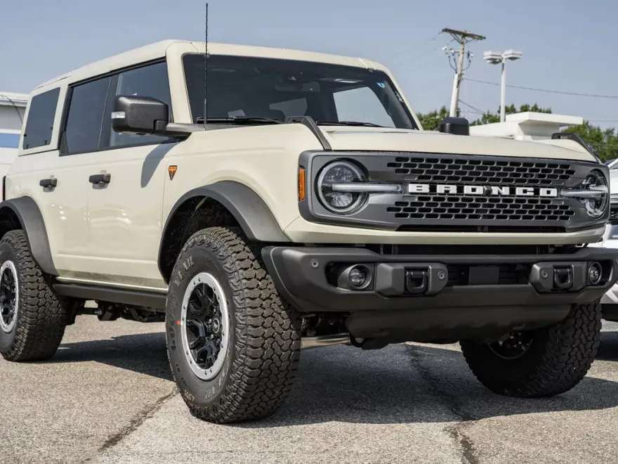 2025 Ford Bronco Badlands photo 1