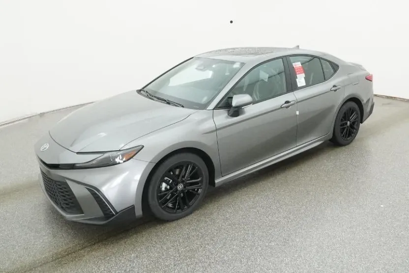 2026 Toyota Camry SE photo 1