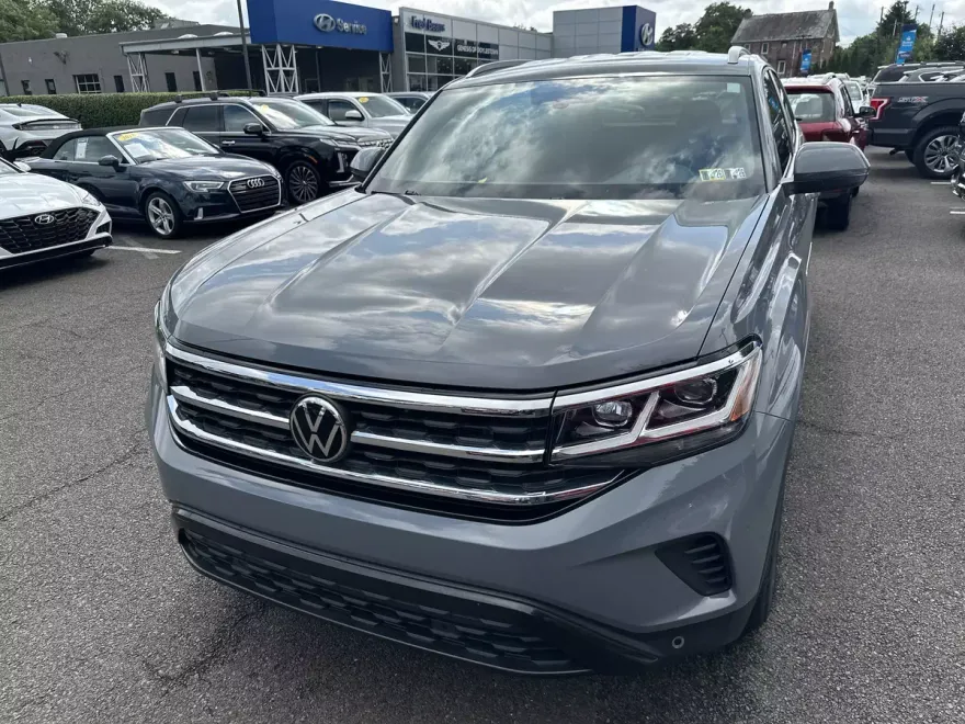 2022 Volkswagen Atlas Cross Sport V6 SE Technology photo 1
