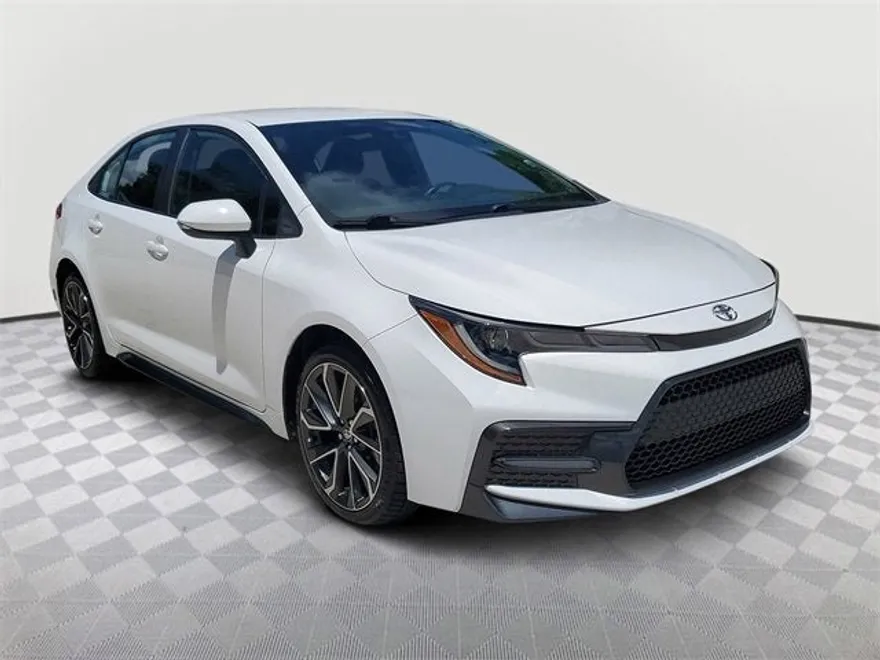 2022 Toyota Corolla SE photo 1