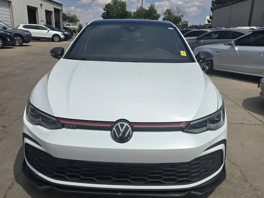 2022 Volkswagen Golf GTI SE photo 1
