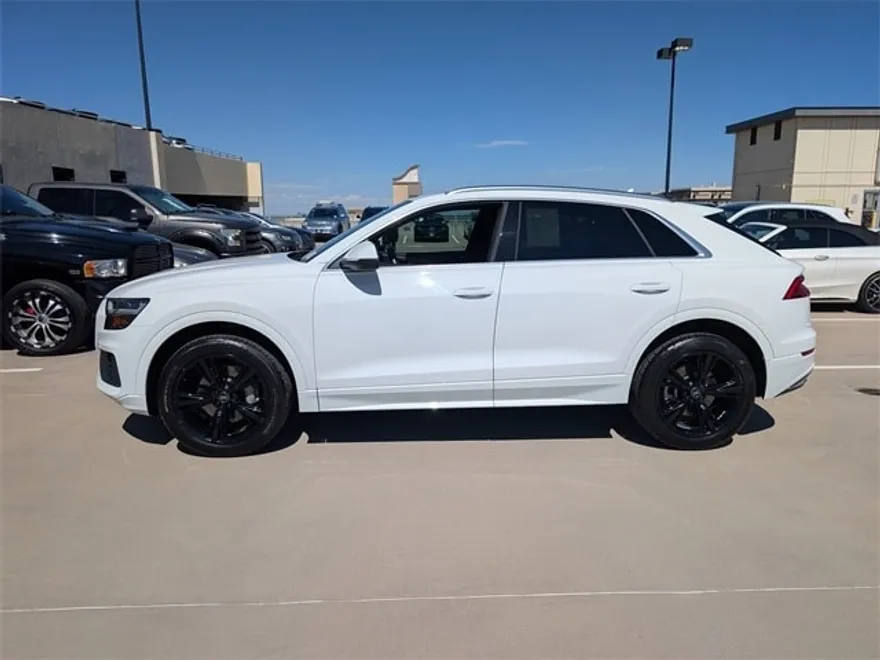 2019 Audi Q8 Premium photo 1