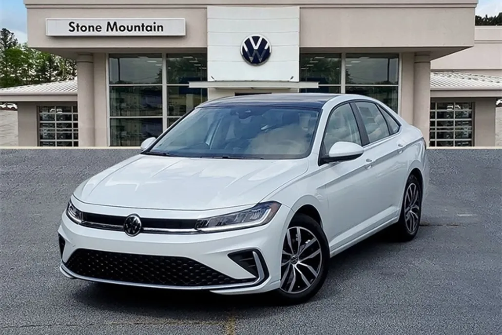 2025 Volkswagen Jetta SE photo 1
