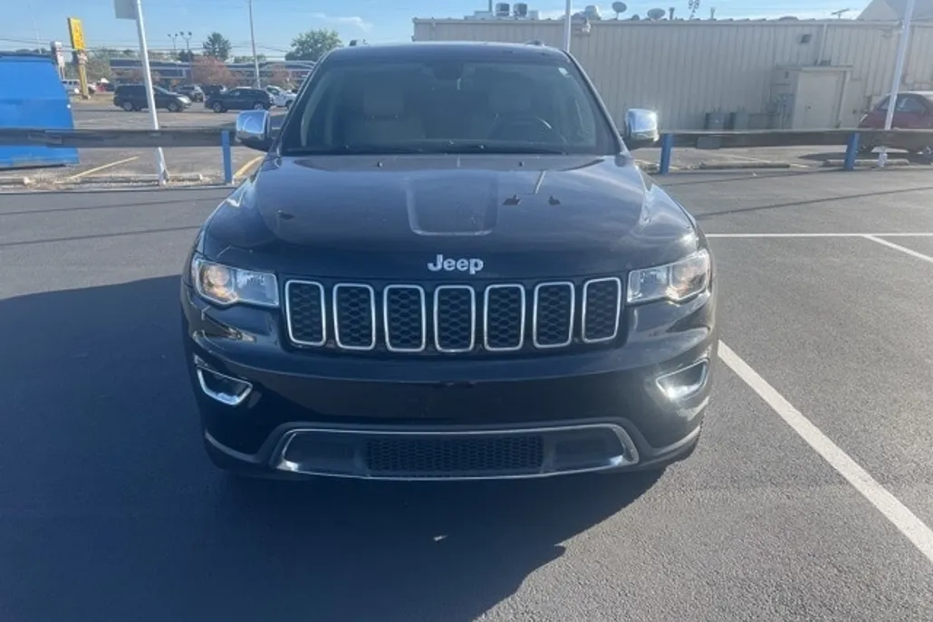 2017 Jeep Grand Cherokee Limited photo 1