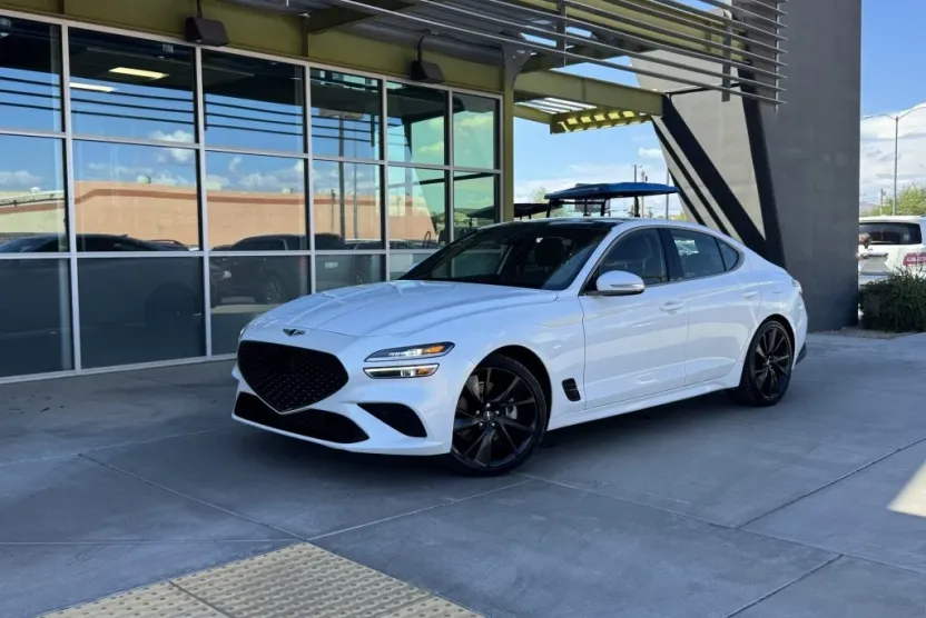 2023 Genesis G70 2.0T photo 1