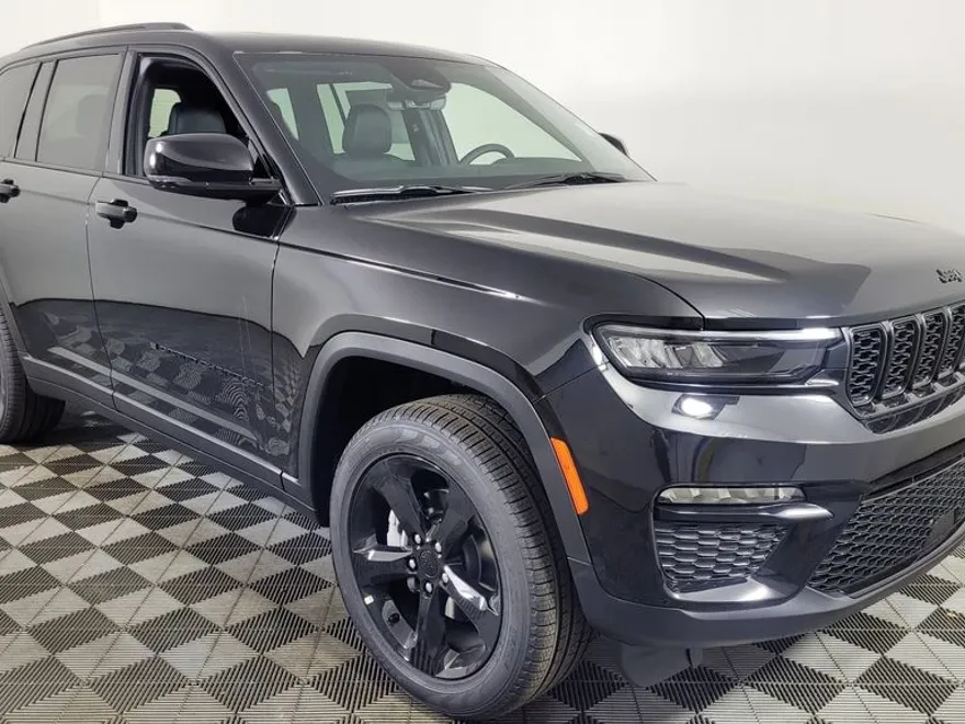 2025 Jeep Grand Cherokee Limited photo 1