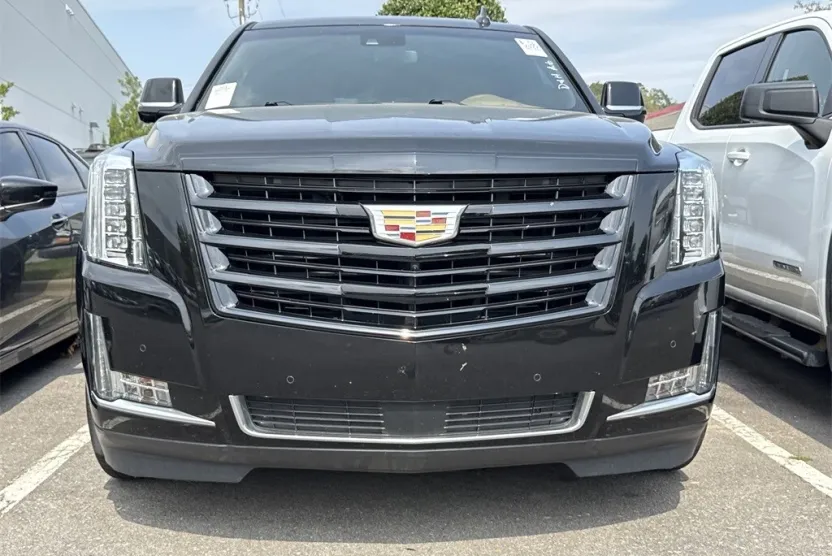 2017 Cadillac Escalade Platinum photo 1