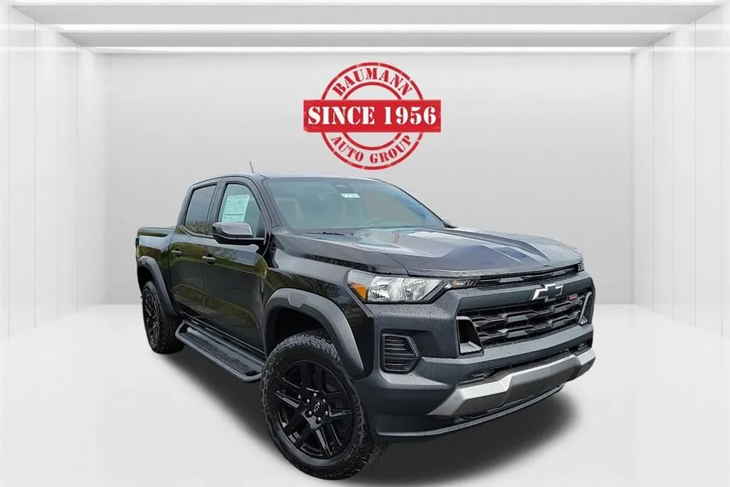 2025 Chevrolet Colorado Trail Boss photo 1
