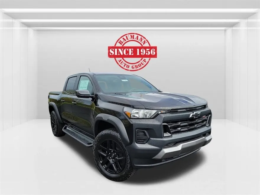 2025 Chevrolet Colorado Trail Boss photo 1
