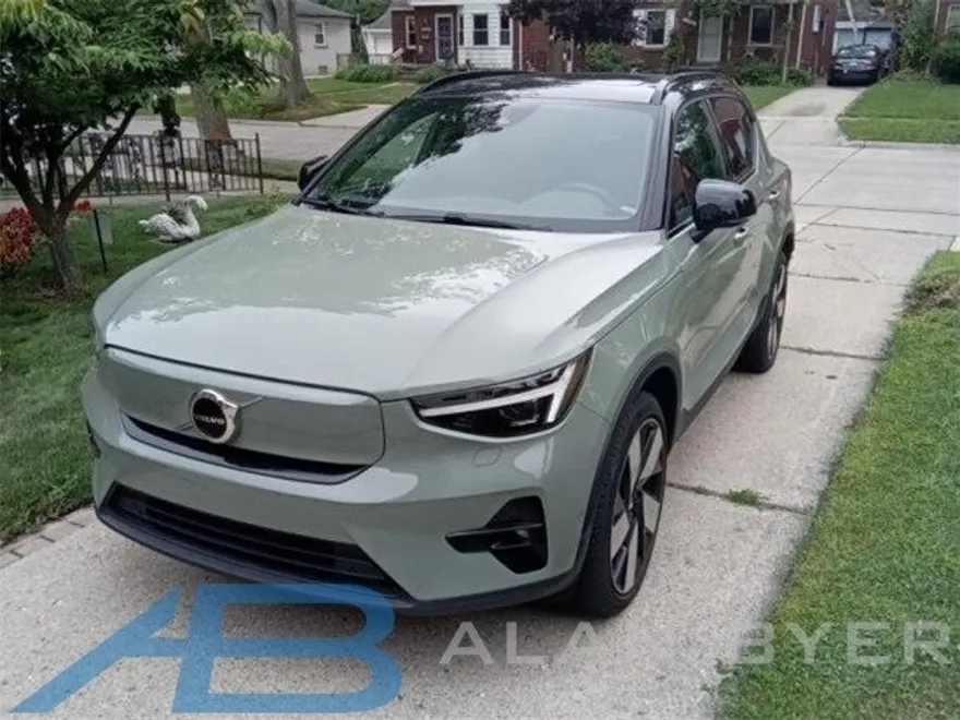 2023 Volvo XC40 Recharge Ultimate photo 1