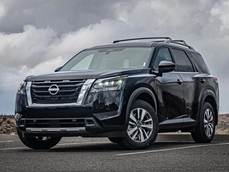 2025 Nissan Pathfinder SL photo 1