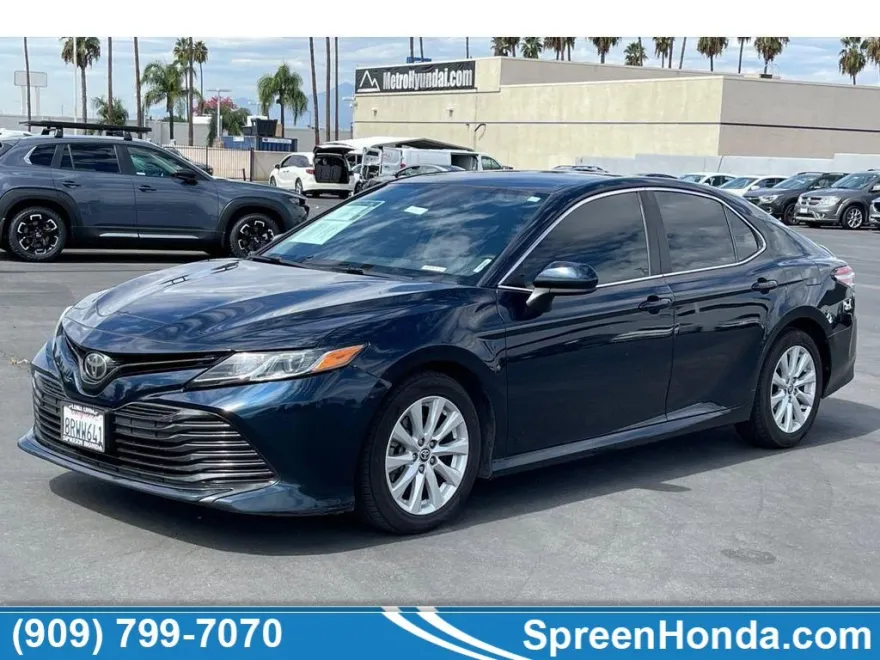 2020 Toyota Camry LE photo 1