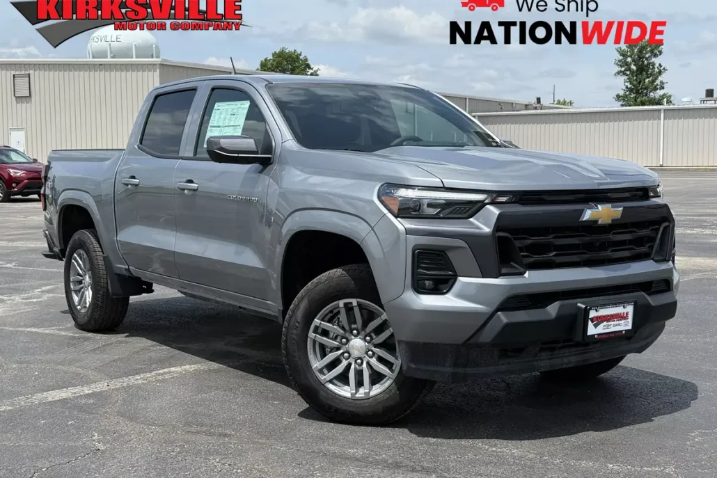 2025 Chevrolet Colorado Work Truck LT photo 1