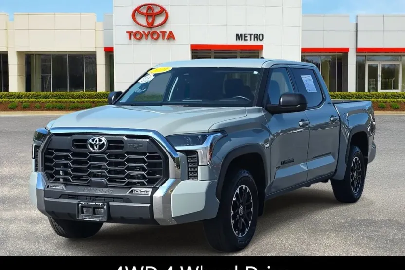 2024 Toyota Tundra SR5 TRD photo 1