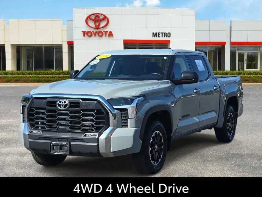 2024 Toyota Tundra SR5 TRD photo 1