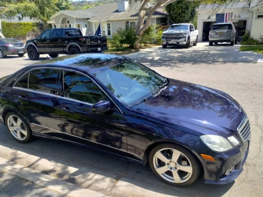 2010 Mercedes Benz E 350 photo 1