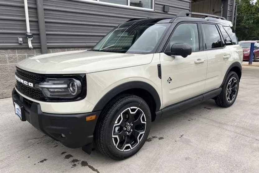 2025 Ford Bronco Sport Outer Banks photo 1