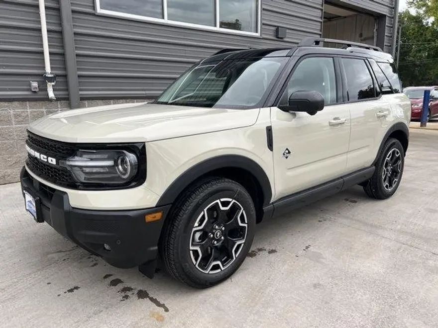 2025 Ford Bronco Sport Outer Banks photo 1