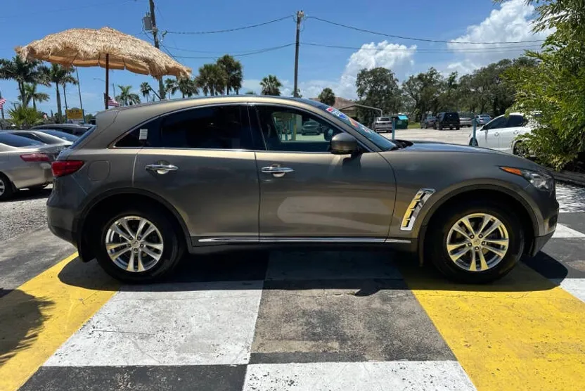 2013 Infiniti FX37 photo 1