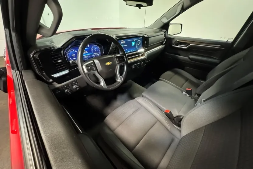 2022 Chevrolet Silverado 1500 LT photo 1
