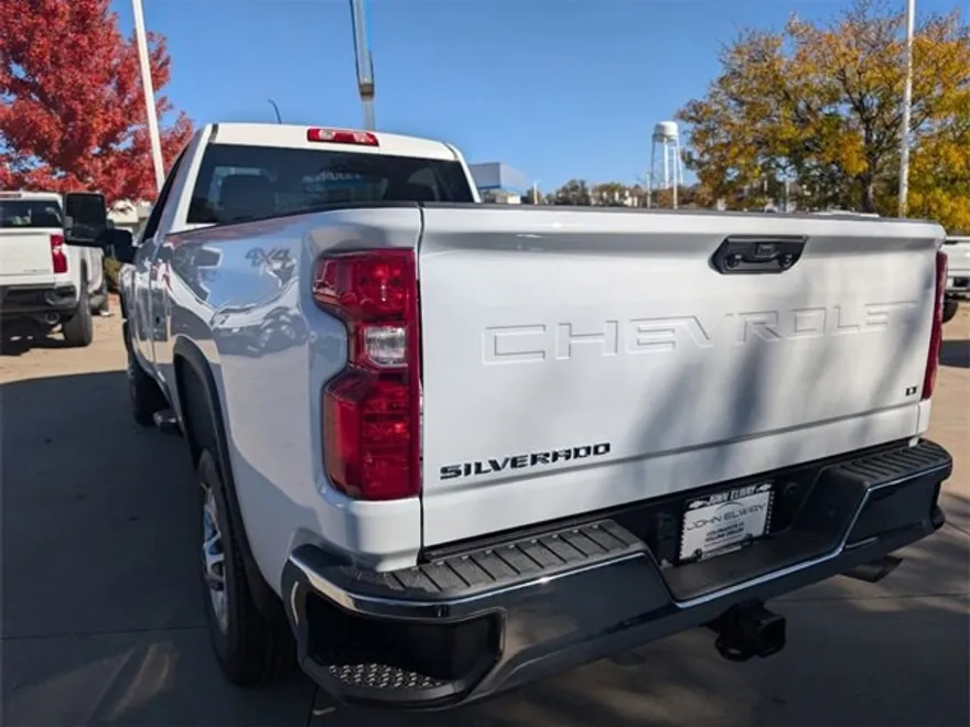 2025 Chevrolet Silverado 2500HD LT photo 1