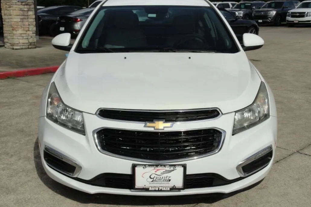 2015 Chevrolet Cruze photo 1