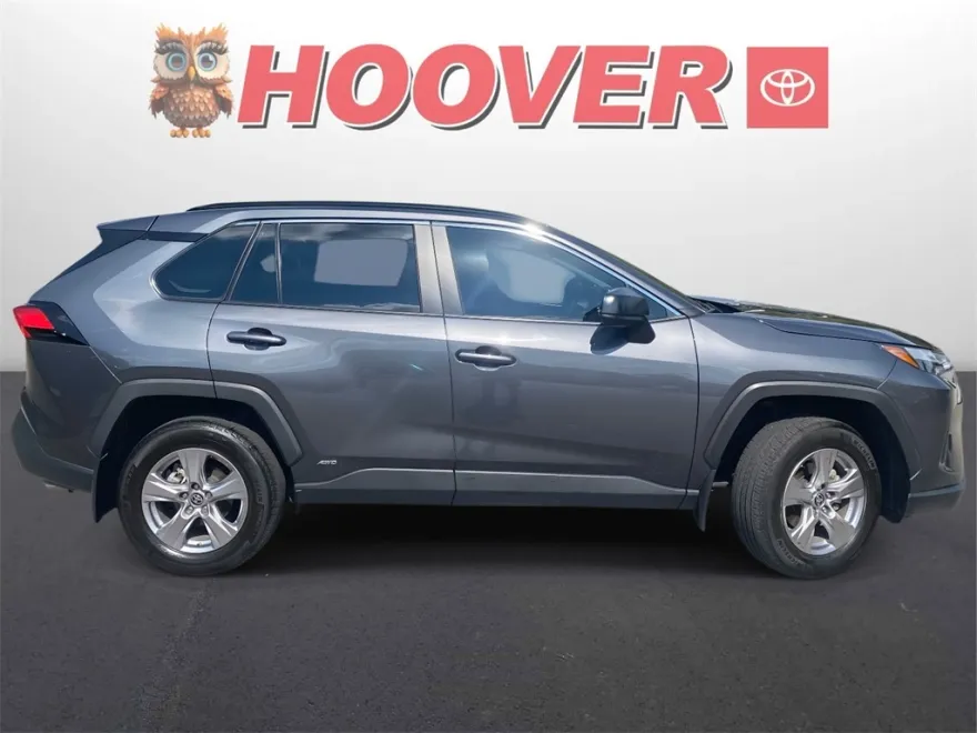2024 Toyota RAV4 Hybrid LE photo 1